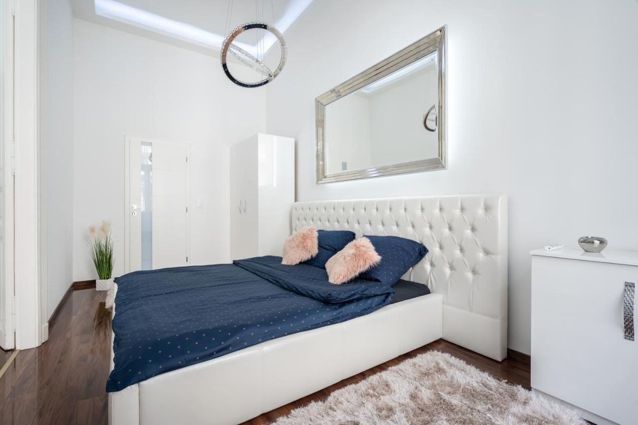 Opera Balkony Luxury Apartment With Free Parking Budapest Eksteriør bilde