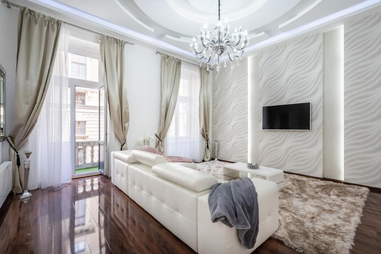 Opera Balkony Luxury Apartment With Free Parking Budapest Eksteriør bilde